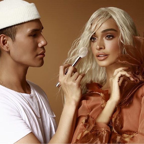 For Face 1- Blush Brush - Picture 3 of 3